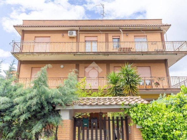 appartamento in vendita a Roma in zona Finocchio