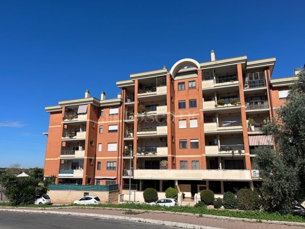 appartamento in vendita a Roma in zona Fonte Laurentina