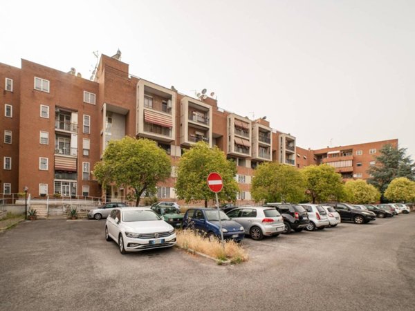 appartamento in vendita a Roma in zona Casal Monastero