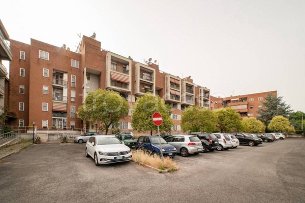 appartamento in vendita a Roma in zona Casal Monastero
