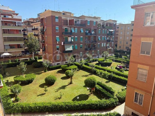 appartamento in vendita a Roma in zona Ostia