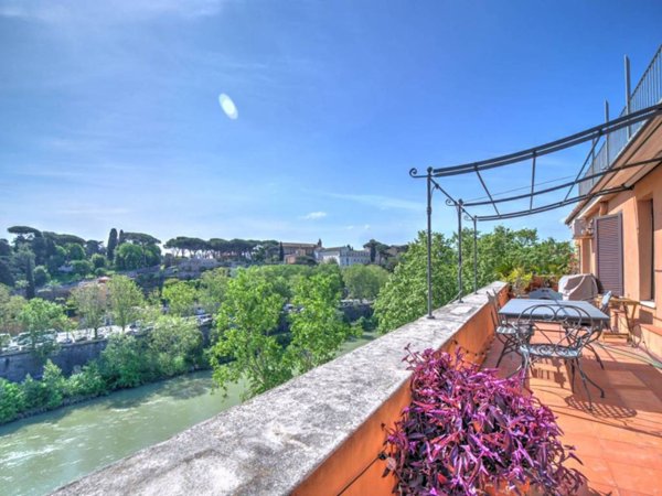 appartamento in vendita a Roma in zona Trastevere