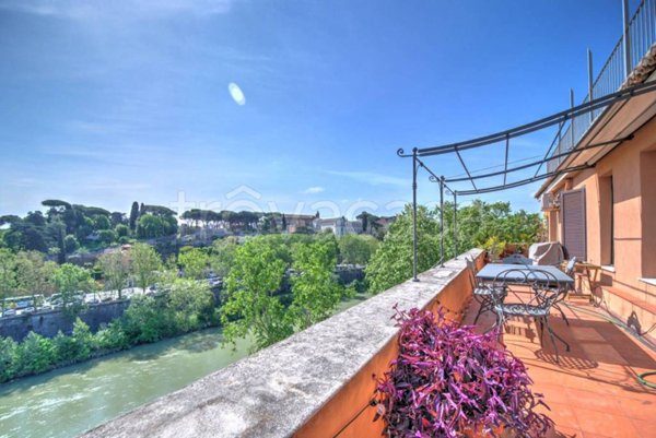 appartamento in vendita a Roma in zona Trastevere