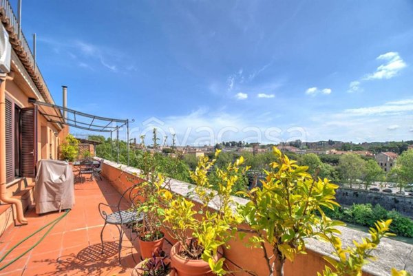 appartamento in vendita a Roma in zona Trastevere