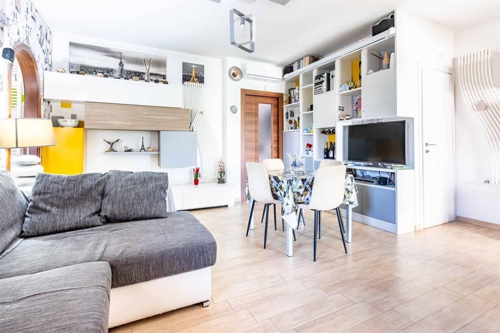 casa indipendente in vendita a Roma in zona Lunghezza