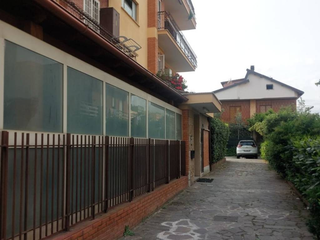 appartamento in vendita a Roma in zona Tor Bella Monaca