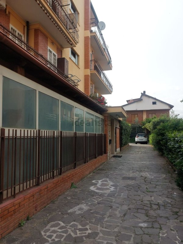 appartamento in vendita a Roma in zona Tor Bella Monaca