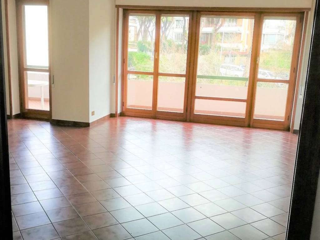 appartamento in vendita a Roma in zona Mostacciano