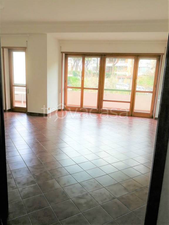 appartamento in vendita a Roma in zona Mostacciano