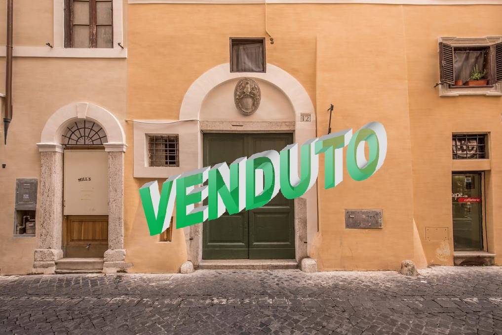 appartamento in vendita a Roma in zona Parione/Sant'Eustachio