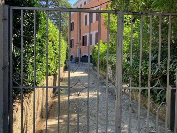 appartamento in vendita a Roma in zona Appio Claudio