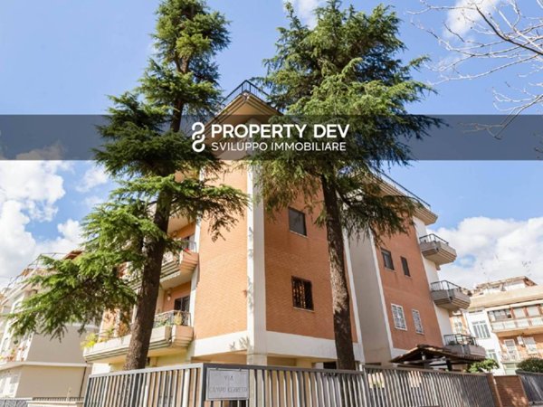 appartamento in vendita a Roma in zona Tuscolano
