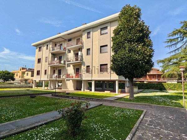 appartamento in vendita a Roma in zona Casal Morena
