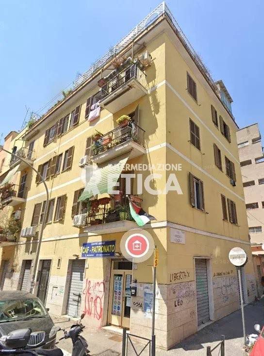 appartamento in vendita a Roma in zona Tuscolano