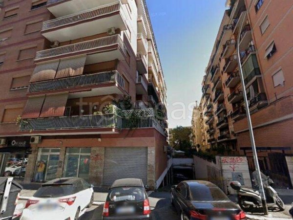 negozio in vendita a Roma in zona Prenestino-Labicano