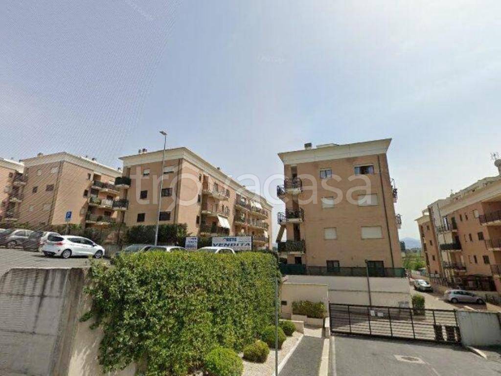 appartamento in vendita a Roma in zona Borghesiana