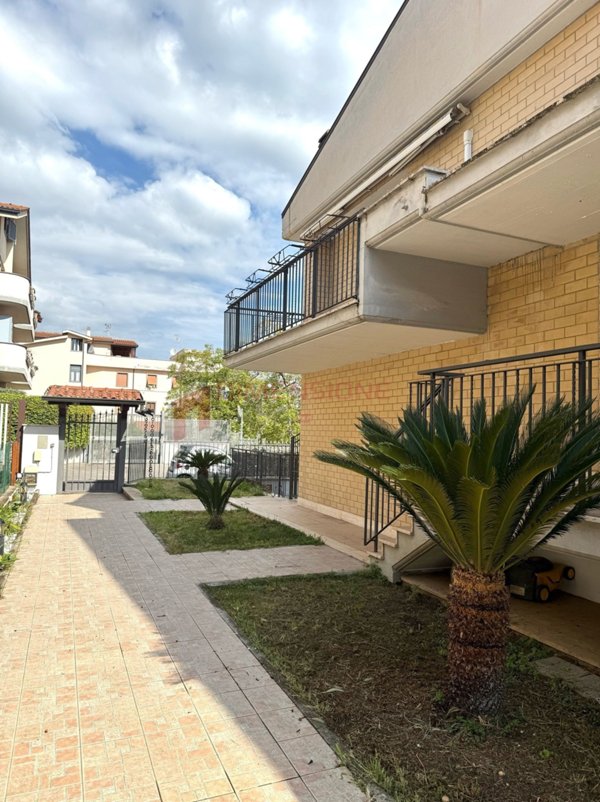 appartamento in vendita a Roma in zona Borghesiana