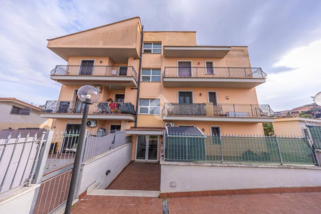 appartamento in vendita a Roma in zona Borghesiana