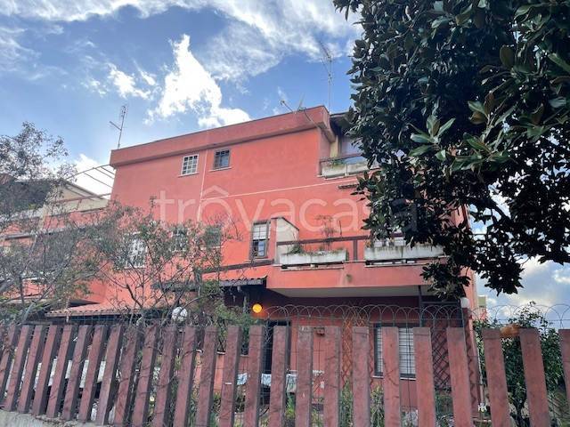 casa indipendente in vendita a Roma in zona Casal Morena