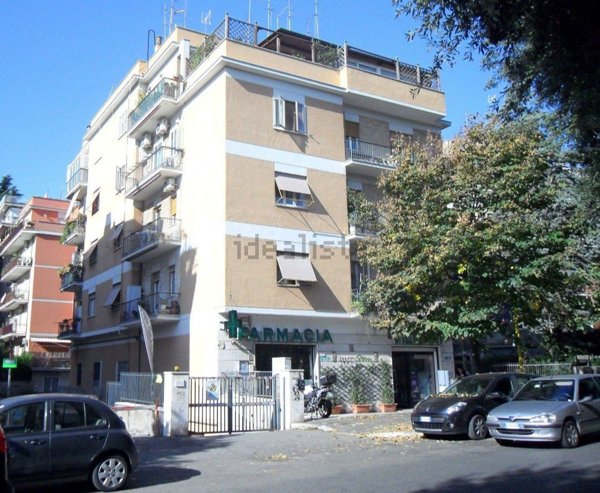 locale commerciale in vendita a Roma in zona Gianicolense