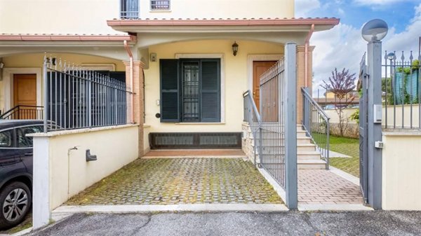 casa indipendente in vendita a Roma in zona Tor Bella Monaca