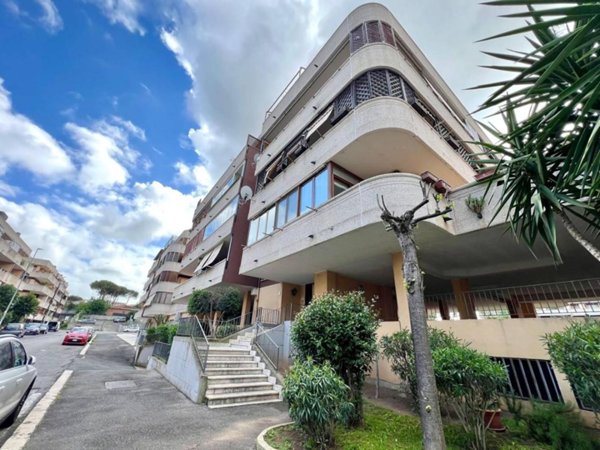 appartamento in vendita a Roma in zona EUR