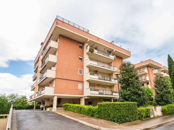 appartamento in vendita a Roma in zona Ponte di Nona