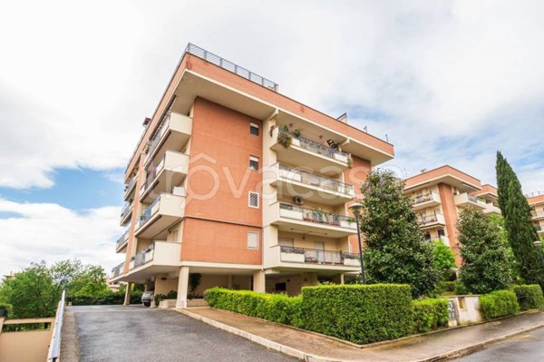appartamento in vendita a Roma in zona Ponte di Nona