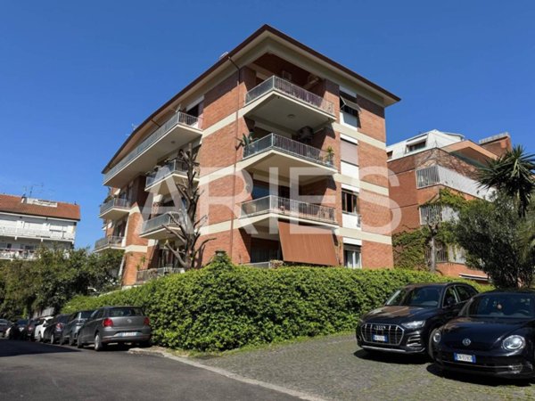 appartamento in vendita a Roma in zona Tor di Quinto