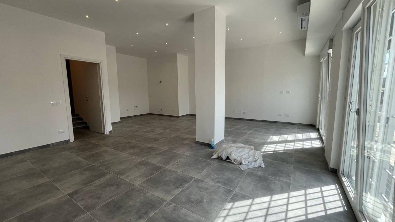 appartamento in vendita a Roma in zona Torre Spaccata