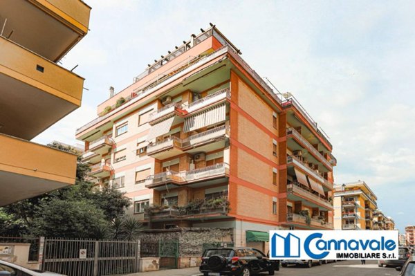 appartamento in vendita a Roma in zona Ostia