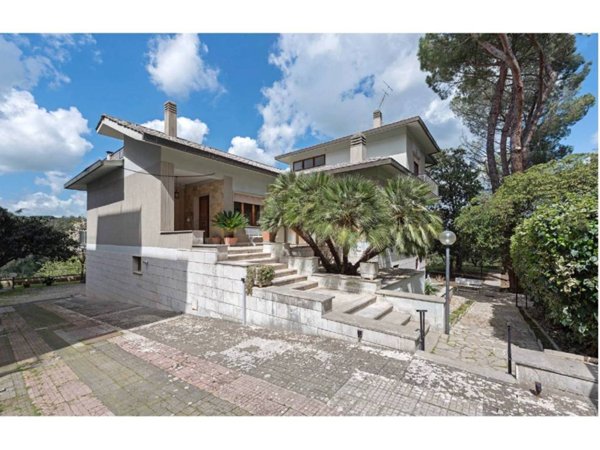 casa indipendente in vendita a Roma in zona Grottarossa