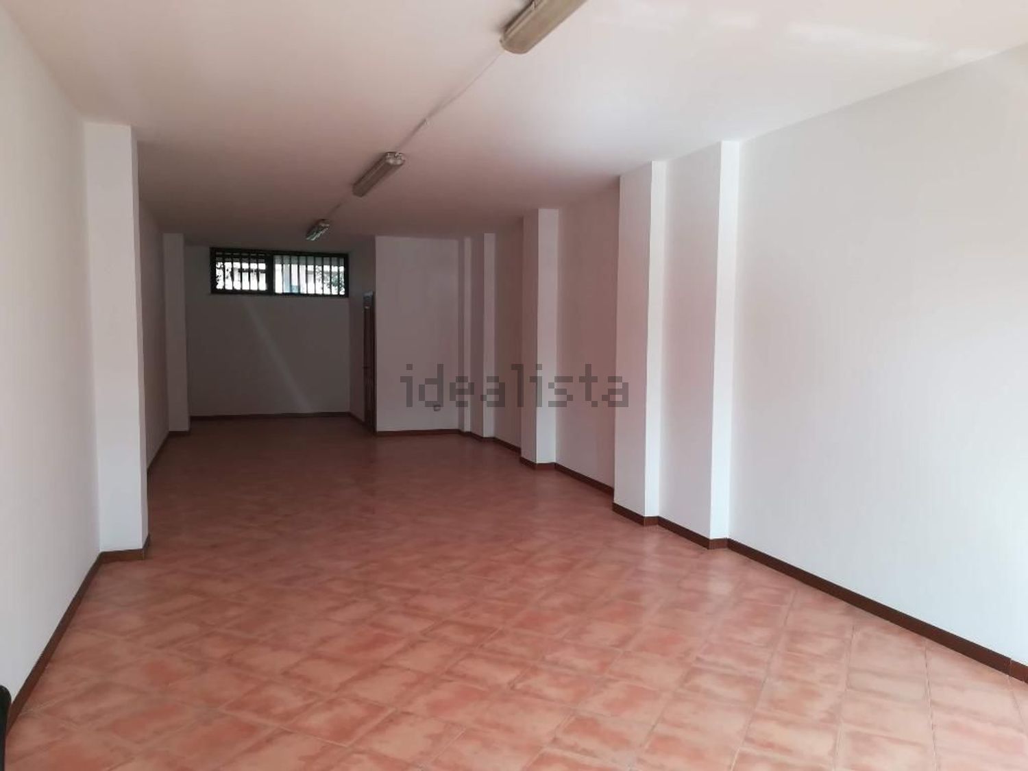 locale commerciale in vendita a Roma in zona Vitinia