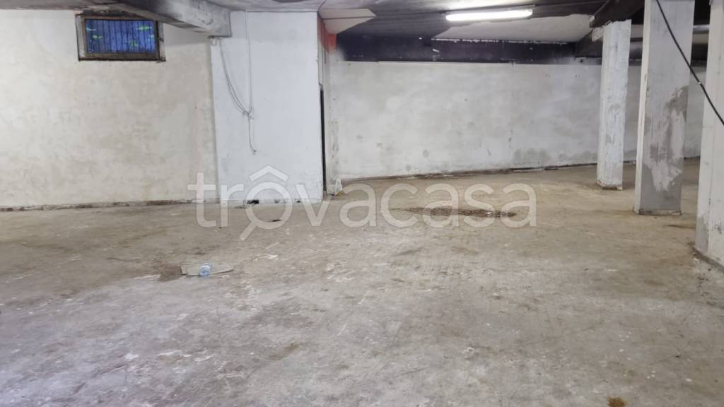 locale commerciale in vendita a Roma