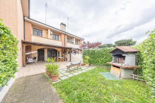 casa indipendente in vendita a Roma in zona Castelverde