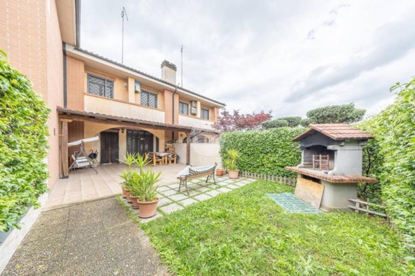 casa indipendente in vendita a Roma in zona Castelverde