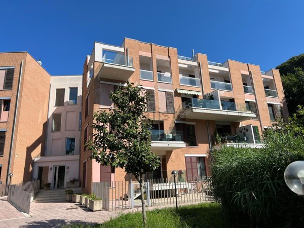 appartamento in vendita a Roma in zona Tomba di Nerone