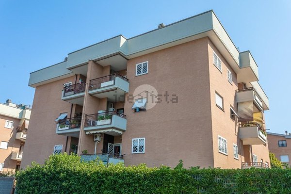 appartamento in vendita a Roma in zona Castelverde