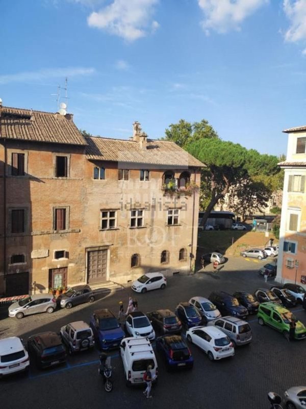 appartamento in vendita a Roma in zona Trastevere