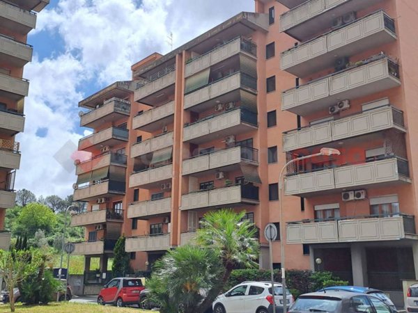 appartamento in vendita a Roma in zona Corviale