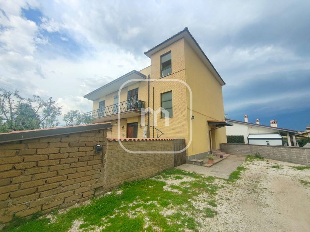appartamento in vendita a Roma in zona Tor Vergata/Torrenova