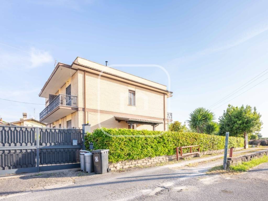 appartamento in vendita a Roma in zona Romanina