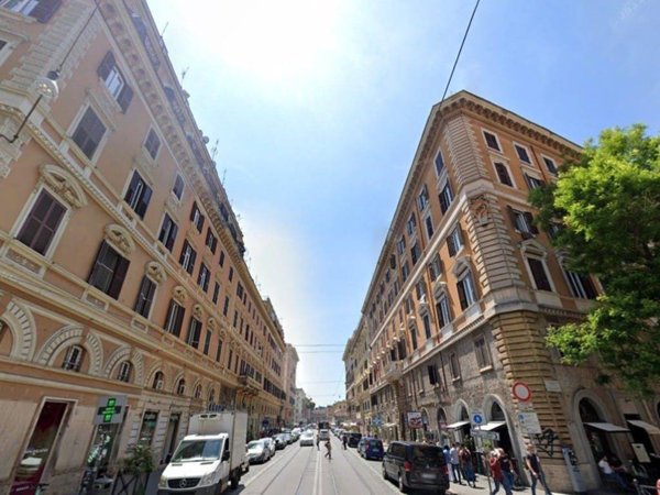 negozio in vendita a Roma in zona Rione Borgo