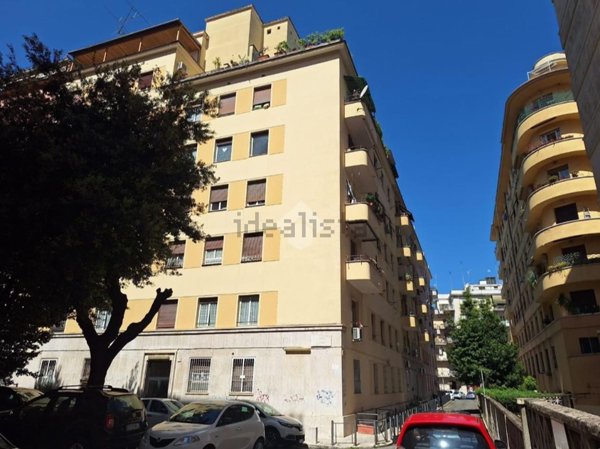 appartamento in vendita a Roma in zona Tuscolano