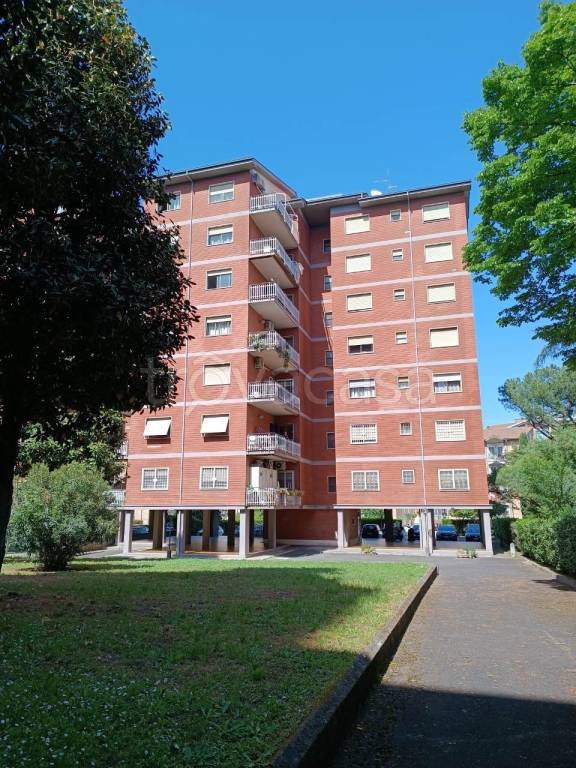 appartamento in vendita a Roma in zona Torre Spaccata