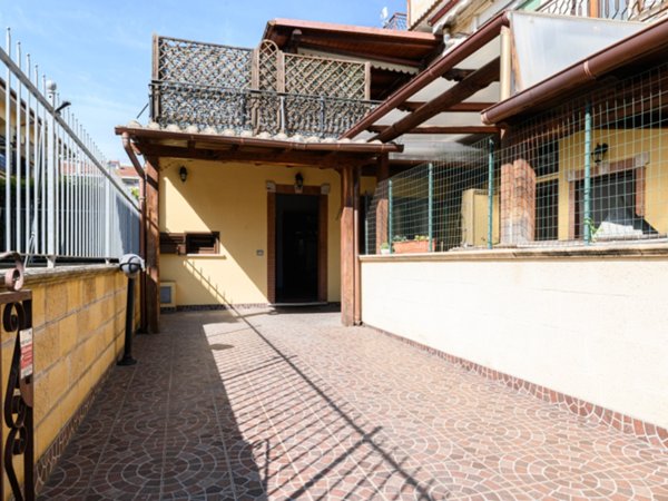 casa indipendente in vendita a Roma in zona Colle del Sole