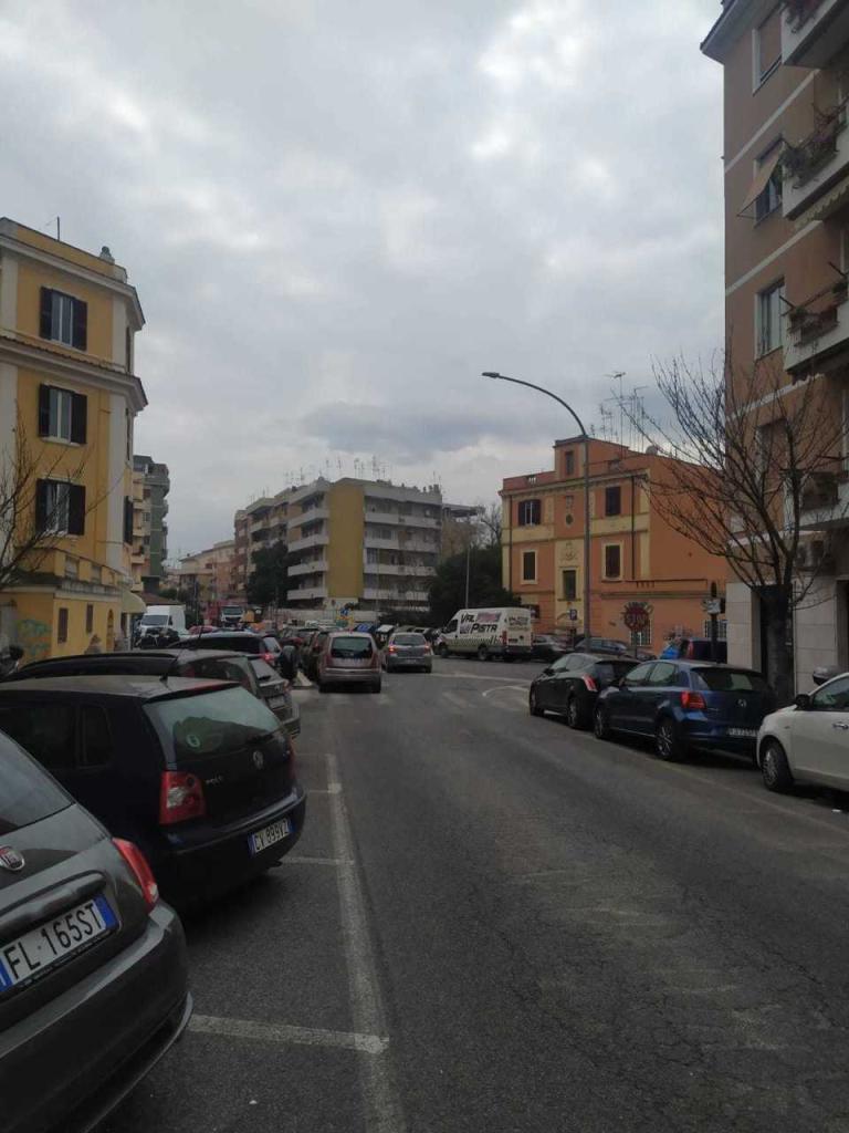 appartamento in vendita a Roma in zona Appio Latino