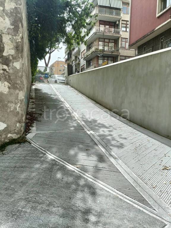 locale di sgombero in vendita a Roma in zona Nomentano
