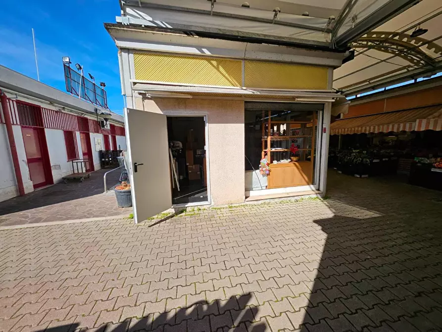 negozio in vendita a Roma in zona Giuliano Dalmata