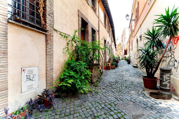 appartamento in vendita a Roma in zona Rione Monti/Campitelli